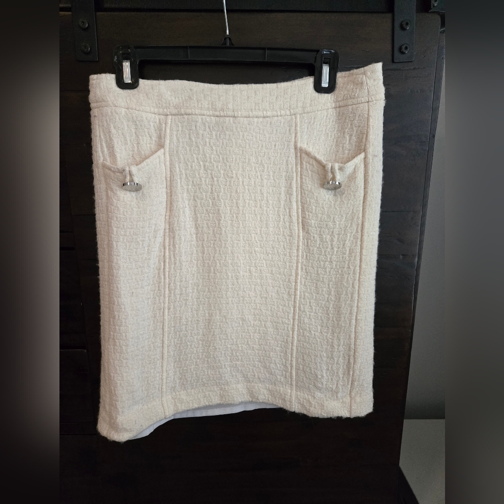 Elegant Cream Textured Skirt